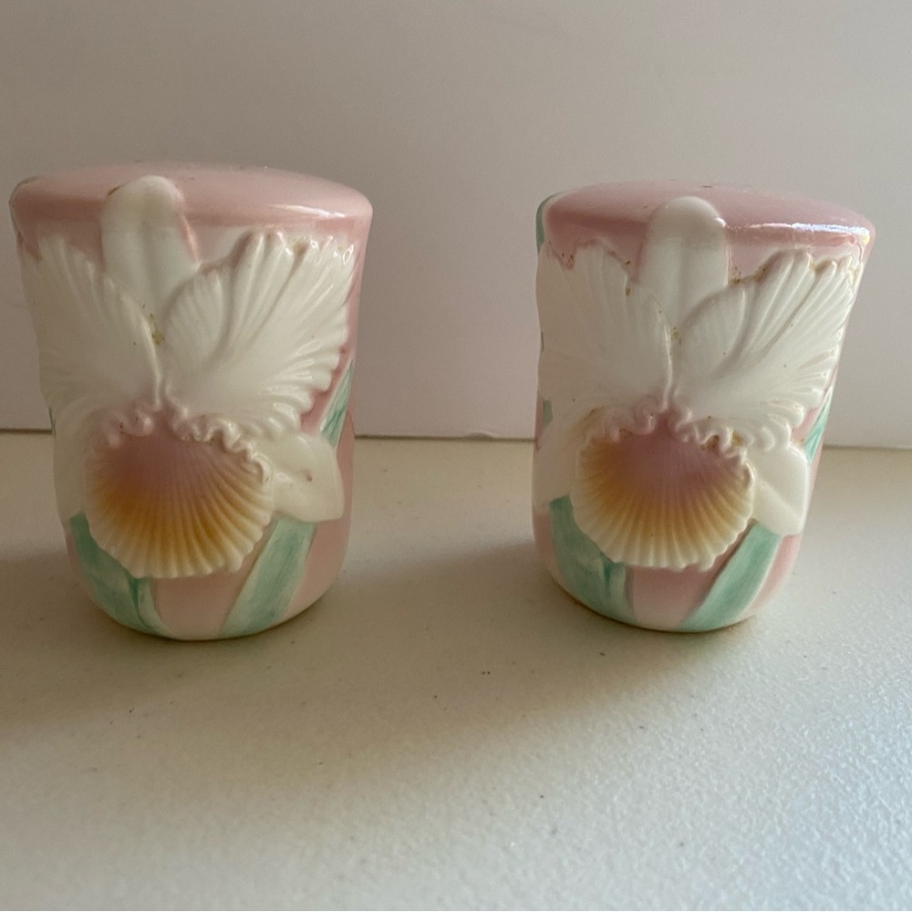 Vintage Otigari Salt Pepper Shakers Fiji Orchid Floral Japan Pink White Green